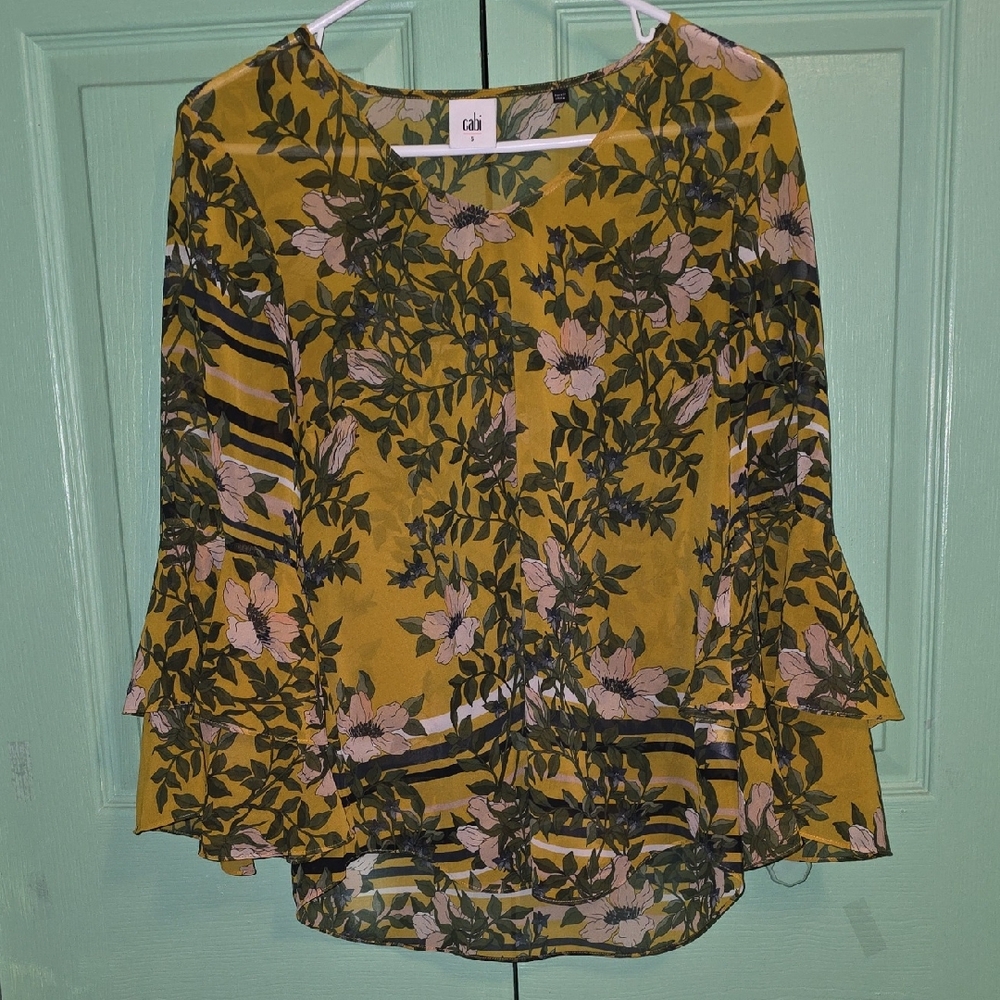 Cabi Flowered Top Yellow White Flowers/ Green Leaves (Size S)  EUC